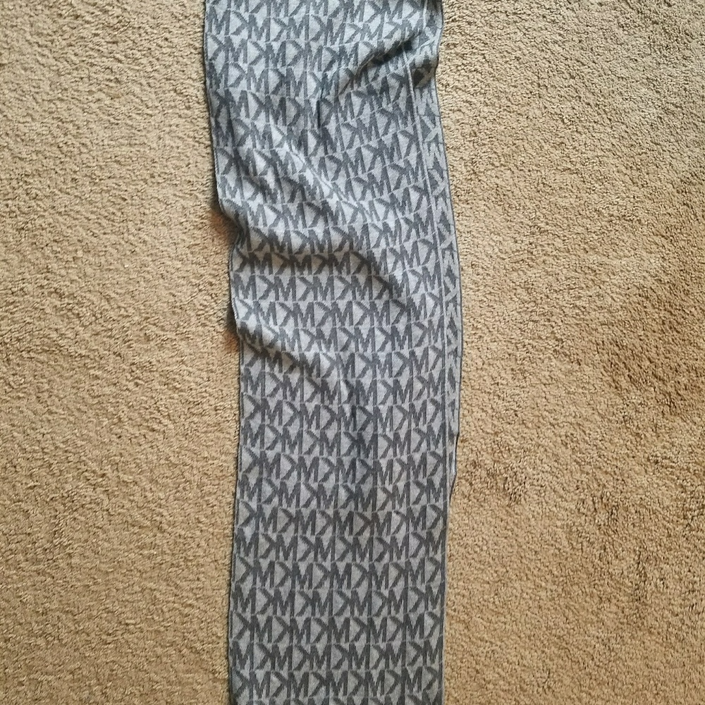 Michael kors scarf